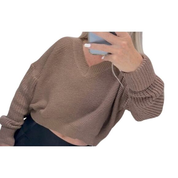 NWT REVOLVE & ANTHROPOLOGIE lovers COMMENSE taupe cropped Sweater XS - Picture 13 of 13
